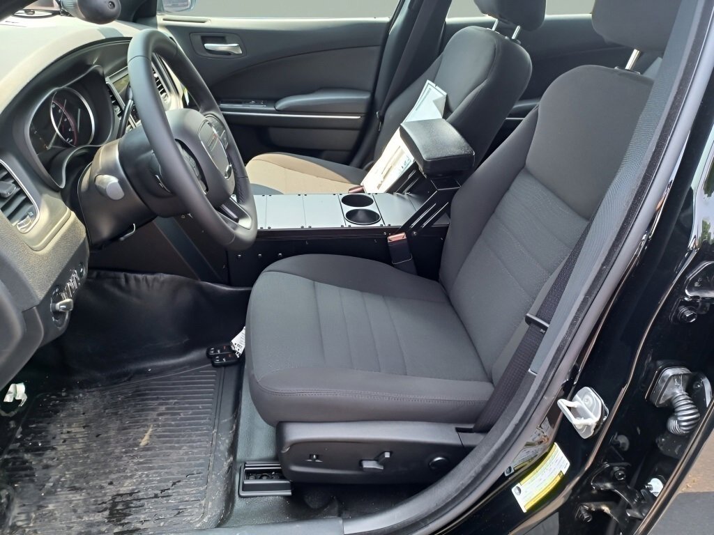 Vehicle image 20 of 40
