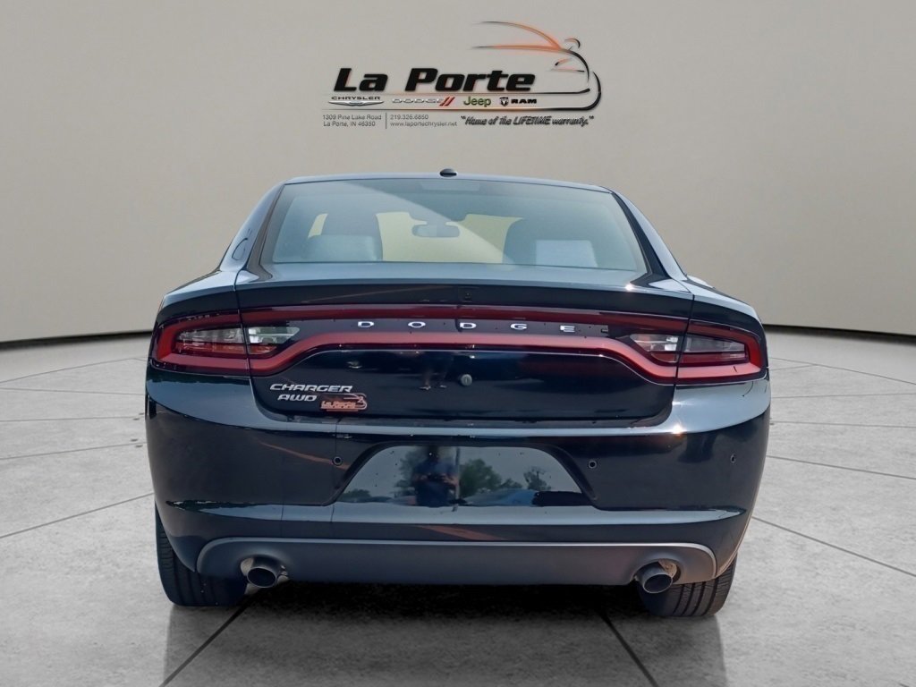 Vehicle image 14 of 40