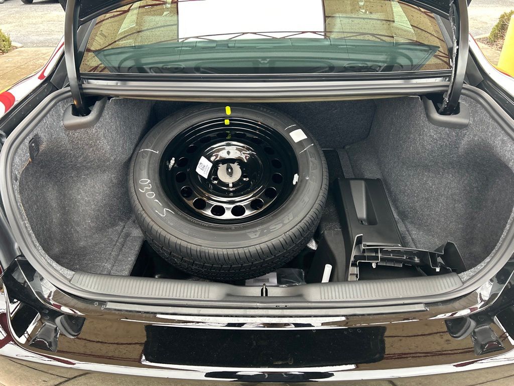 Vehicle image 22 of 23