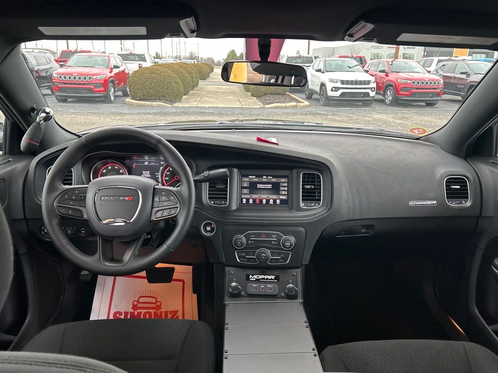 Vehicle image 18 of 23