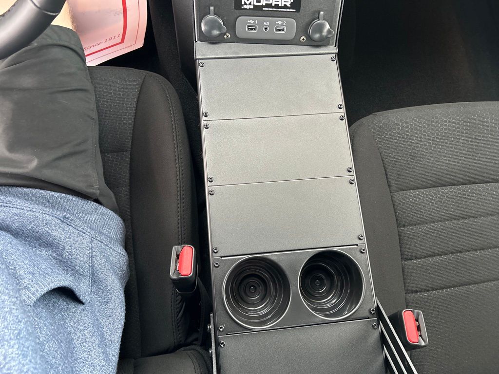 Vehicle image 13 of 23