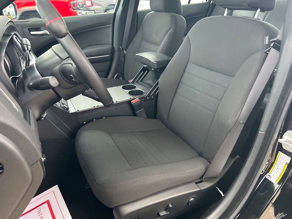 Vehicle image 14 of 23