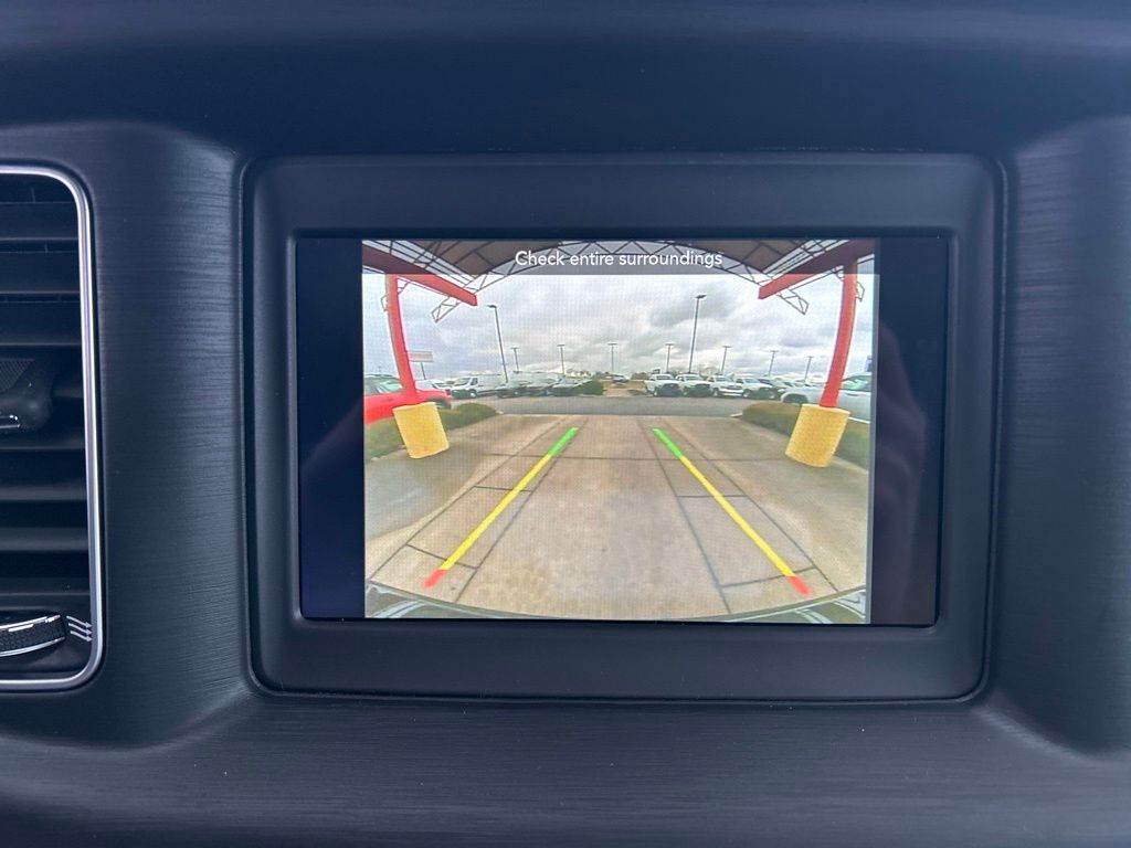 Vehicle image 11 of 23