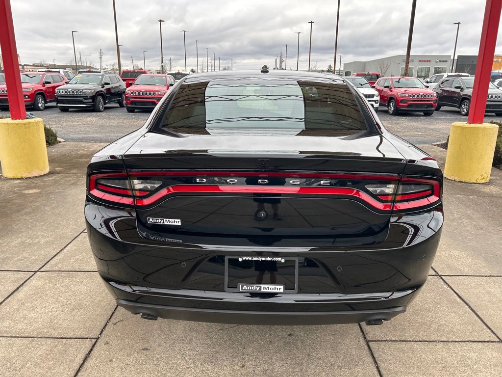 Vehicle image 21 of 23