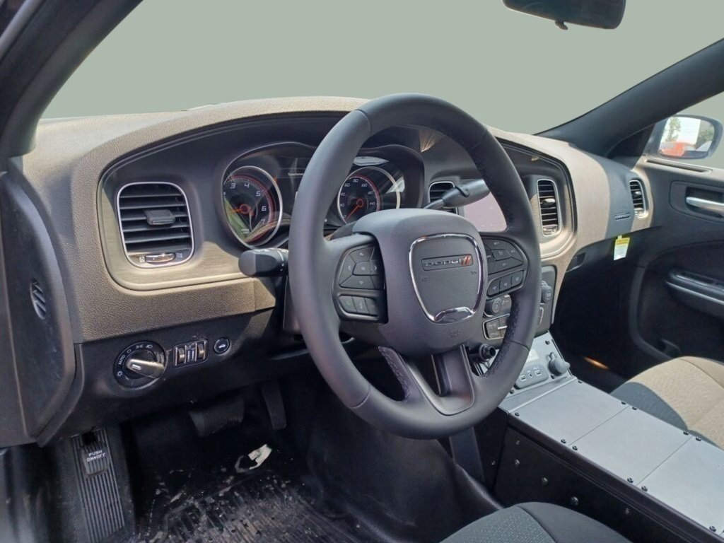 Vehicle image 23 of 40