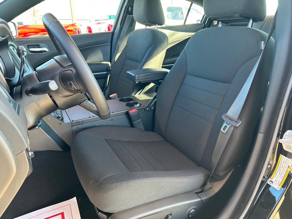 Vehicle image 14 of 23