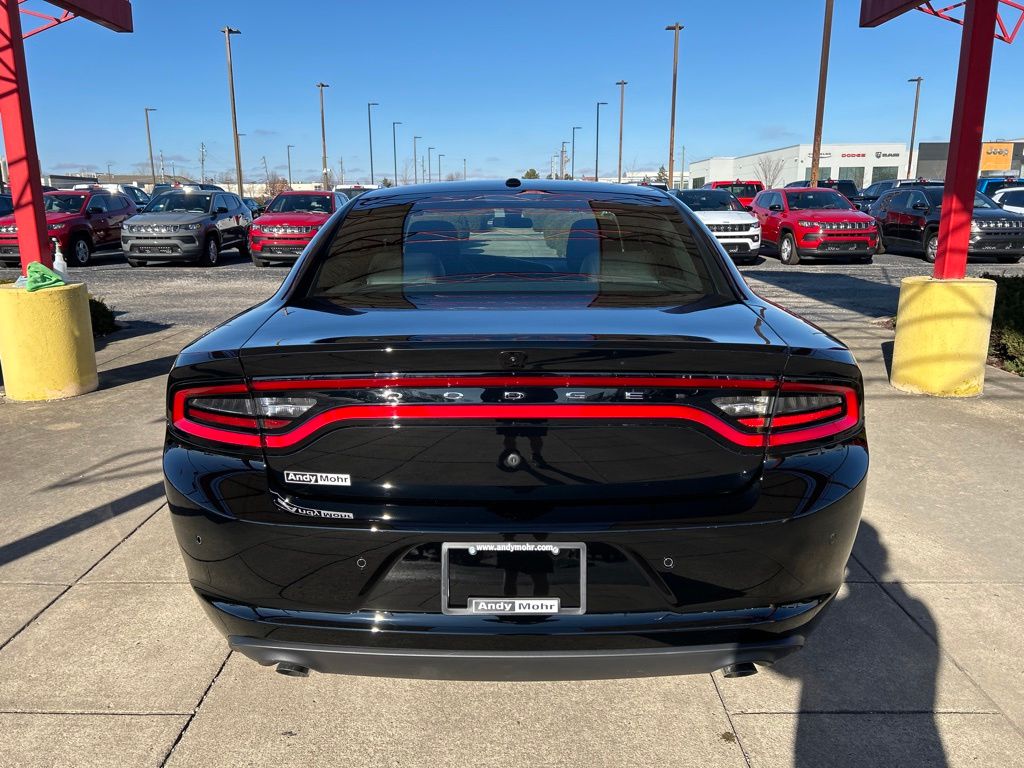 Vehicle image 21 of 23