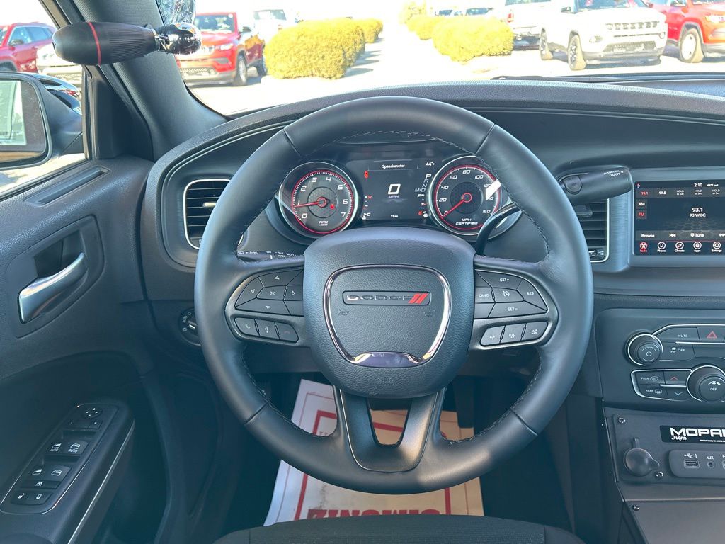 Vehicle image 19 of 23