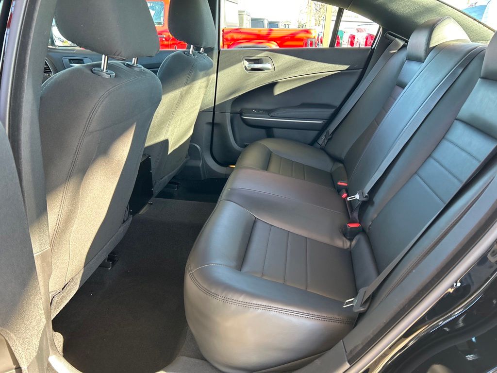 Vehicle image 20 of 23