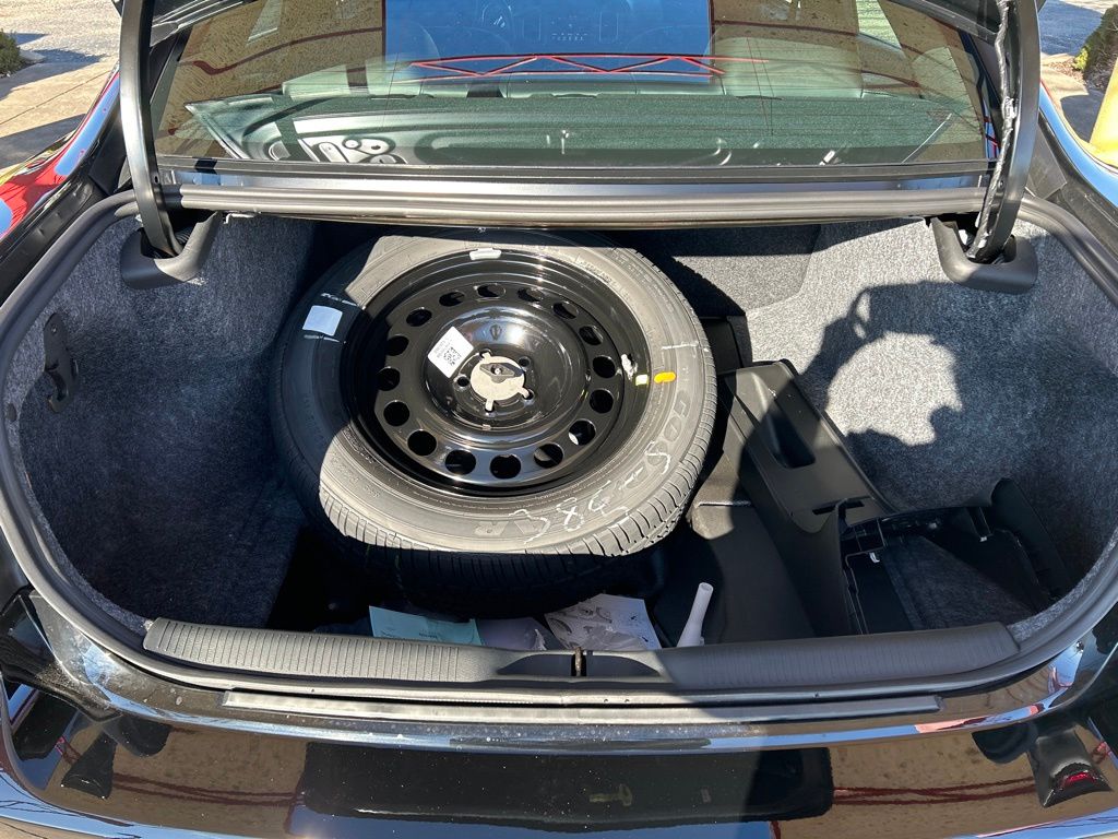 Vehicle image 22 of 23