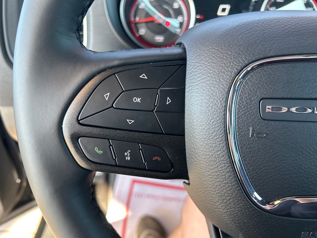 Vehicle image 7 of 23