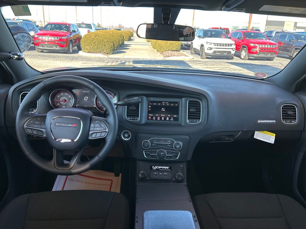 Vehicle image 18 of 23