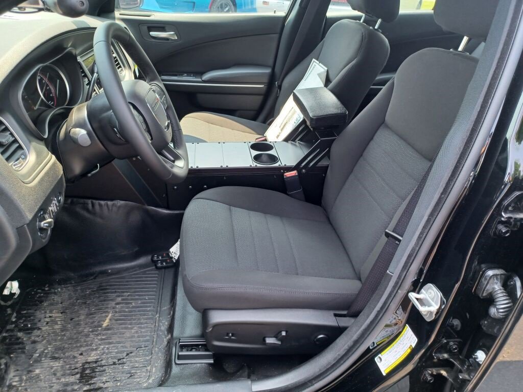 Vehicle image 13 of 40