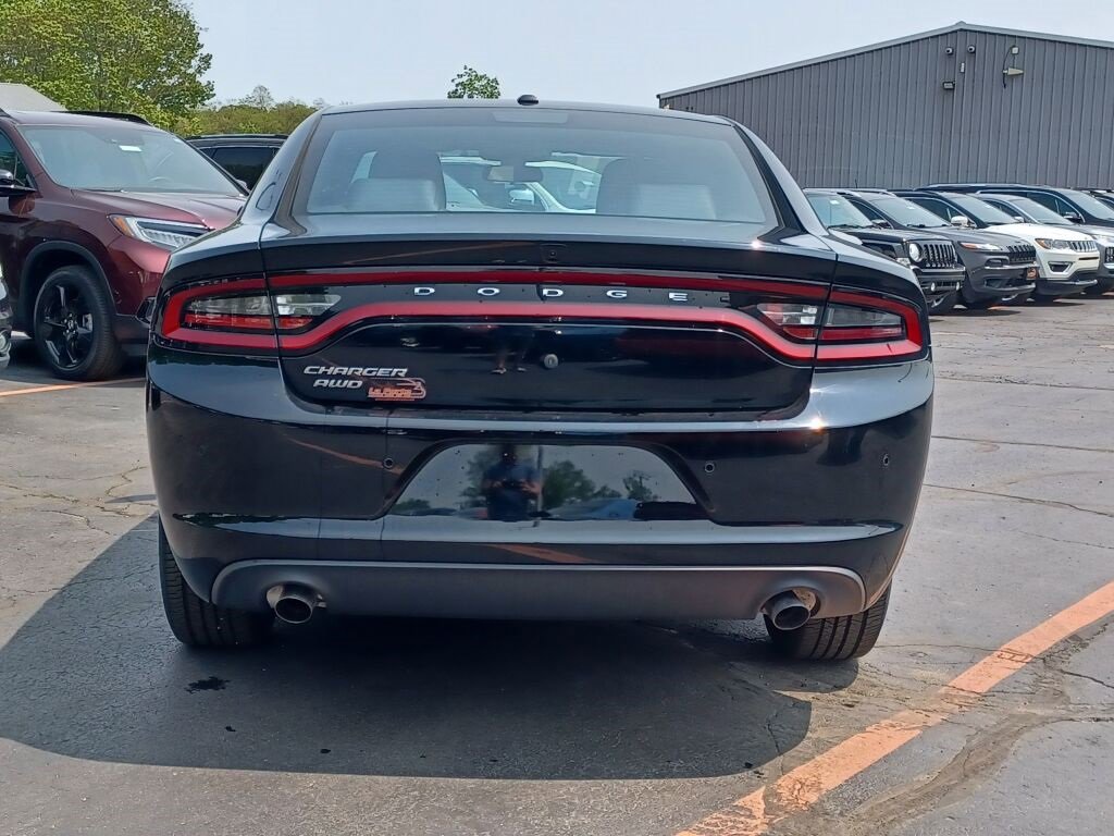 Vehicle image 5 of 40