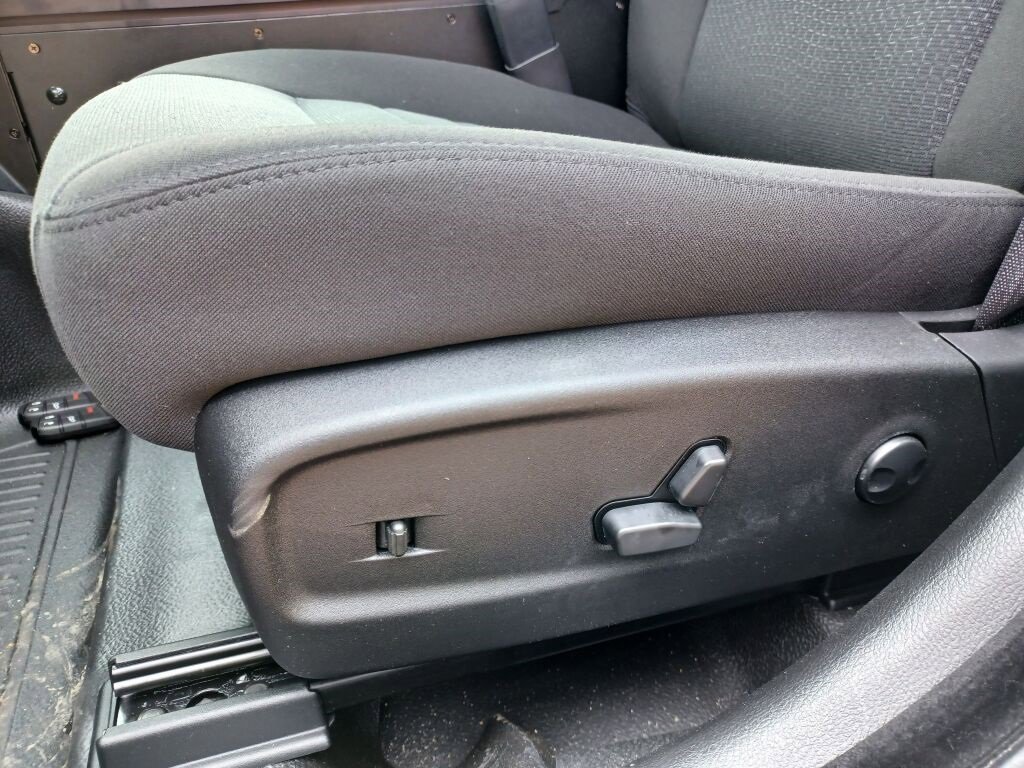 Vehicle image 30 of 40