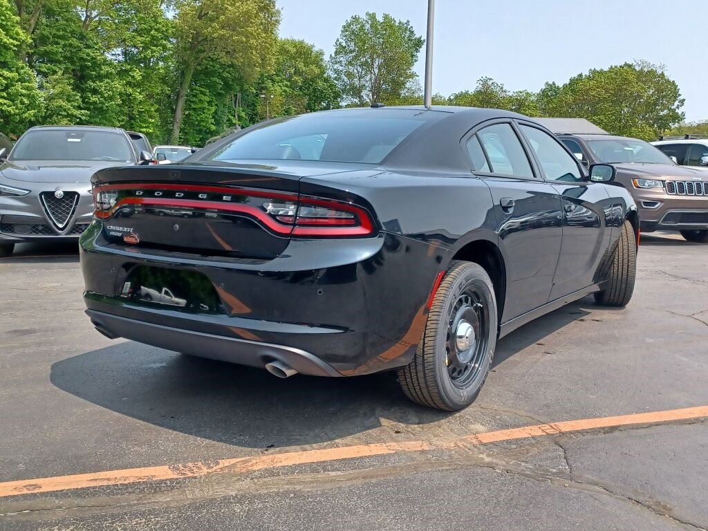 Vehicle image 4 of 40
