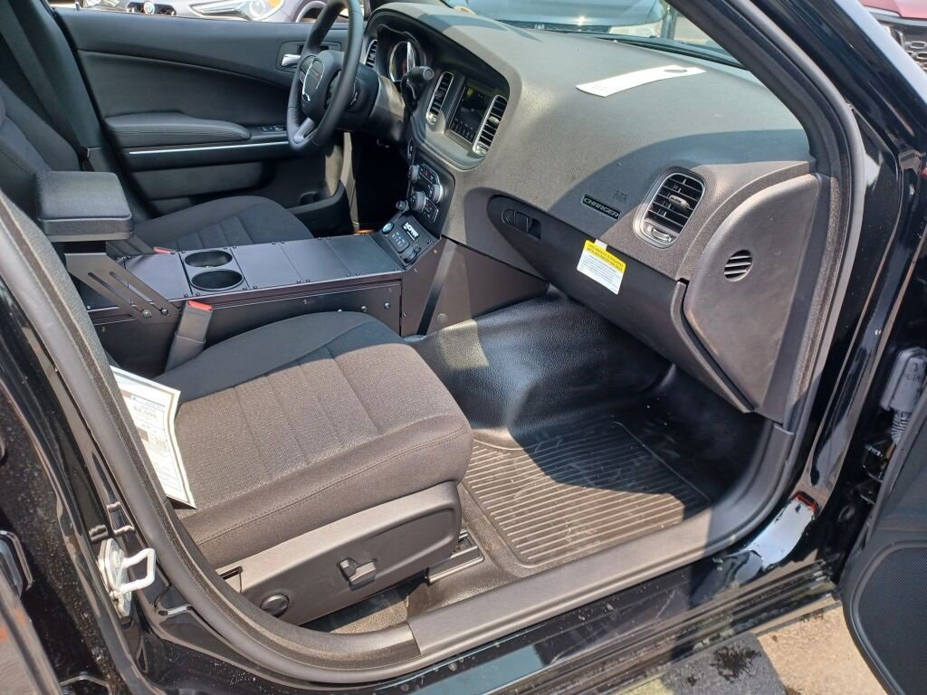 Vehicle image 15 of 40