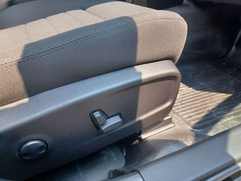 Vehicle image 31 of 40