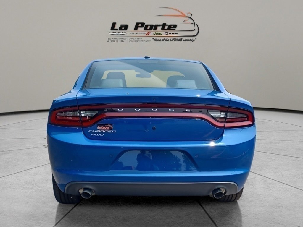 Vehicle image 15 of 40