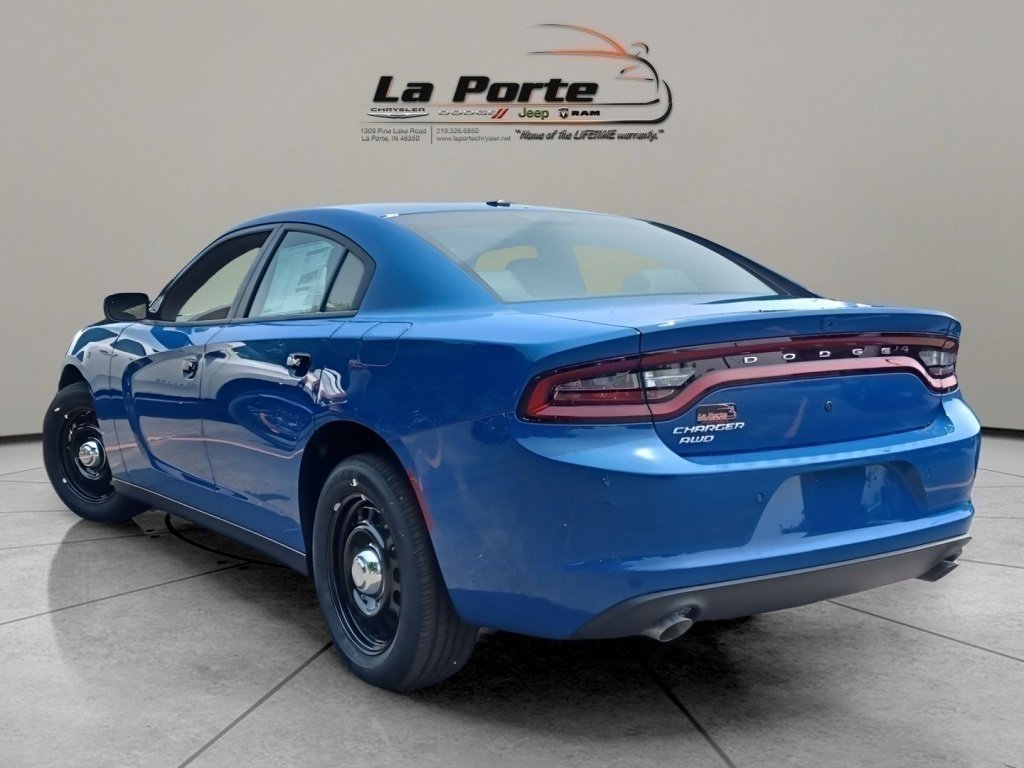 Vehicle image 16 of 40