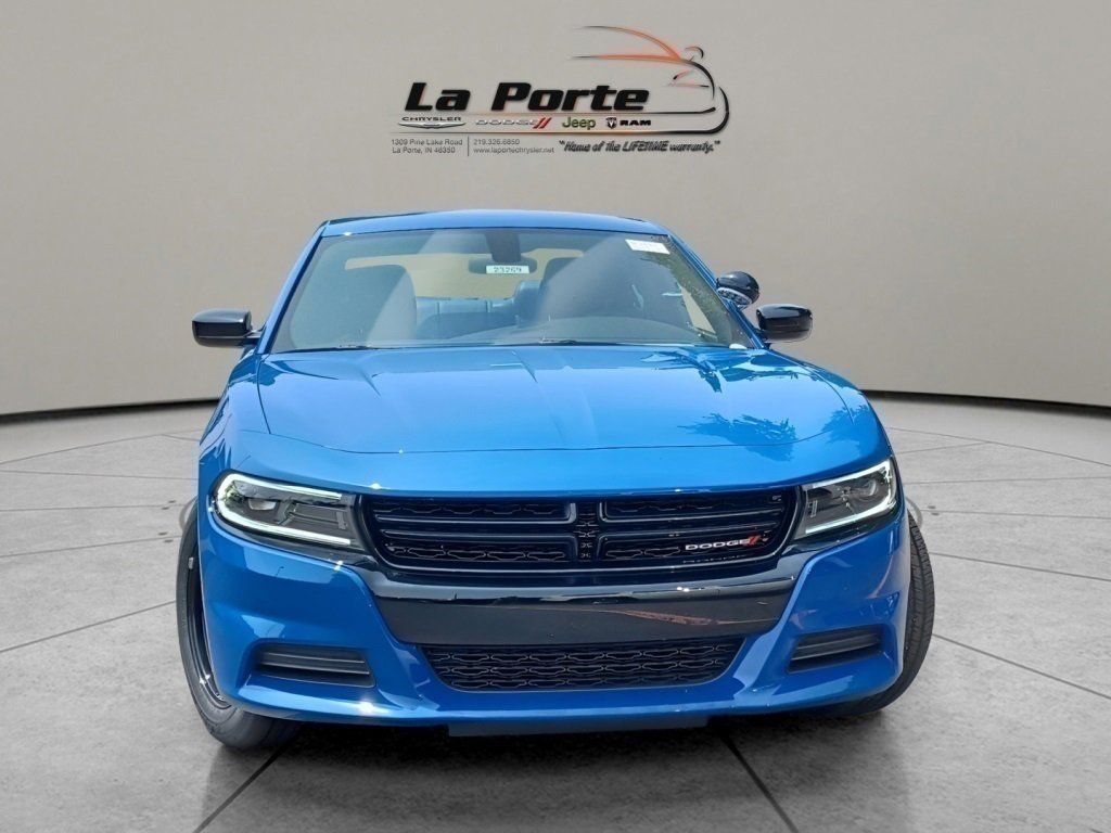 Vehicle image 10 of 40
