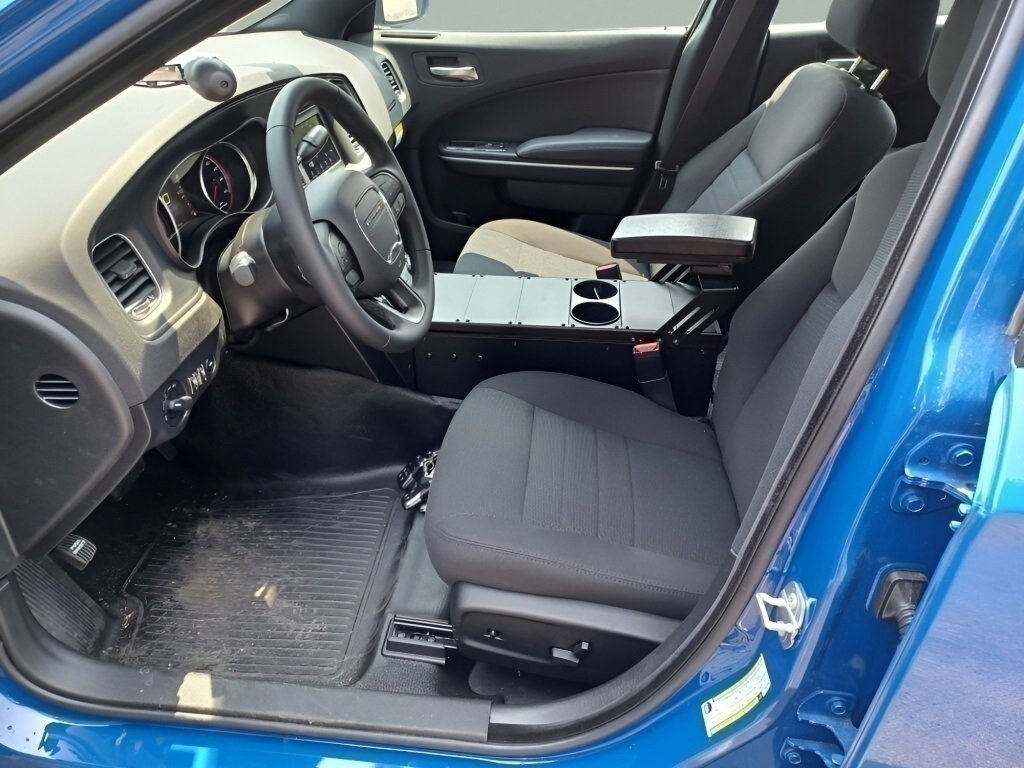 Vehicle image 22 of 40