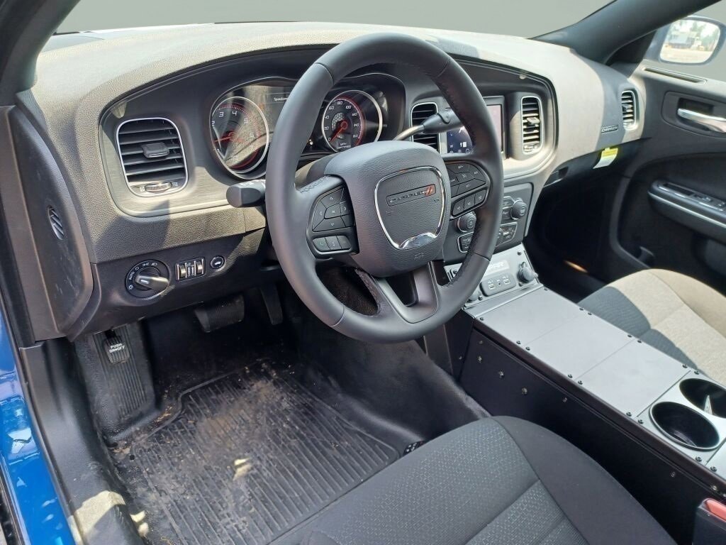 Vehicle image 24 of 40