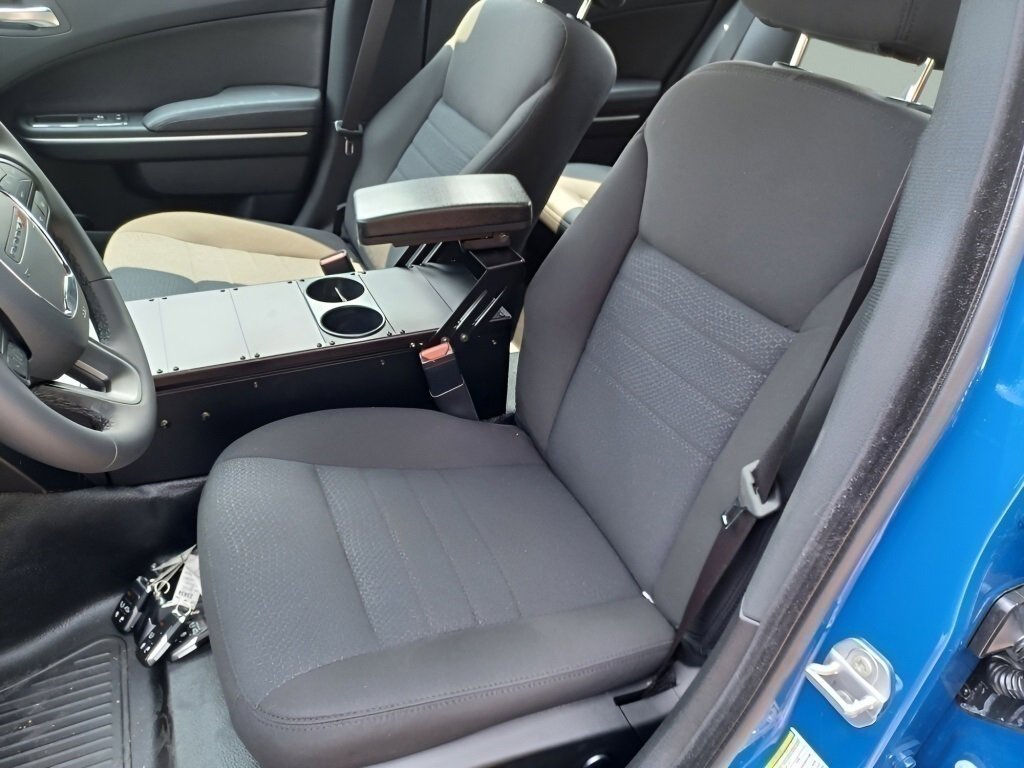 Vehicle image 20 of 40