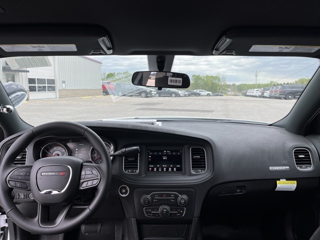 Vehicle image 9 of 19