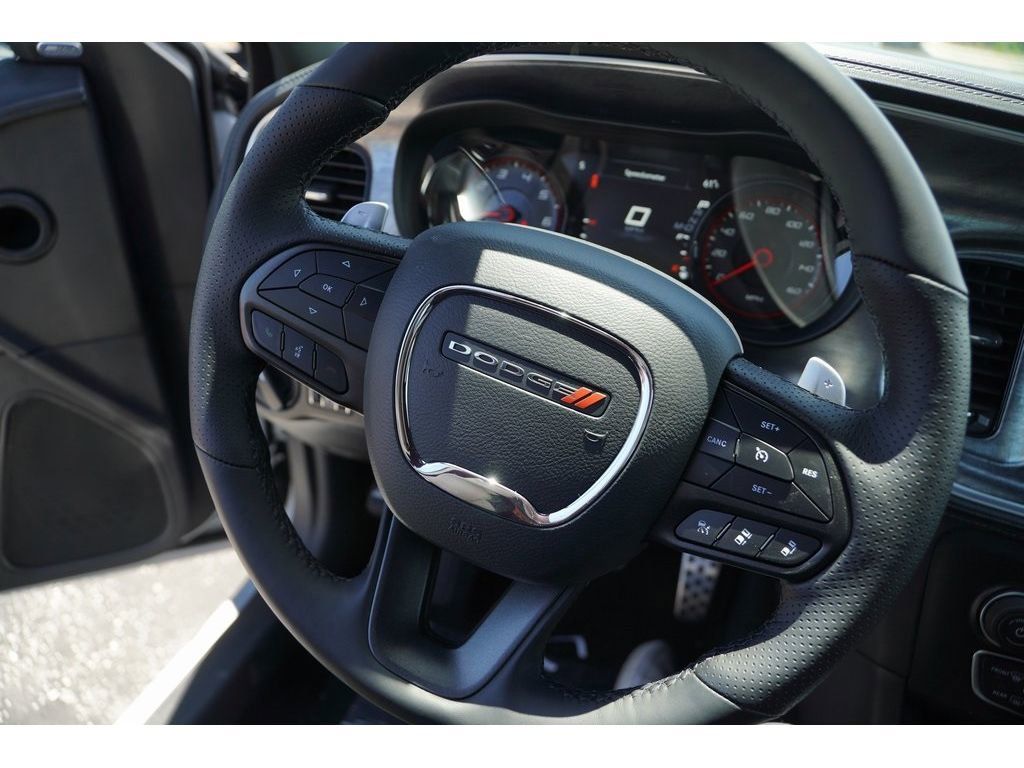 Vehicle image 13 of 24