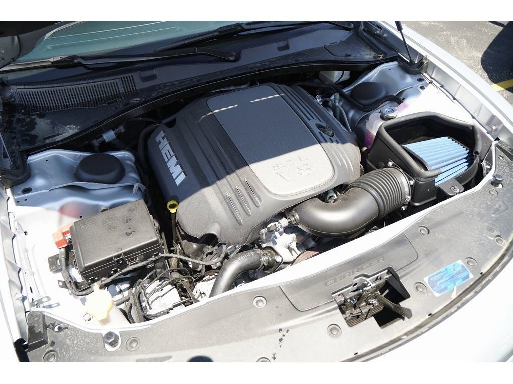 Vehicle image 19 of 24
