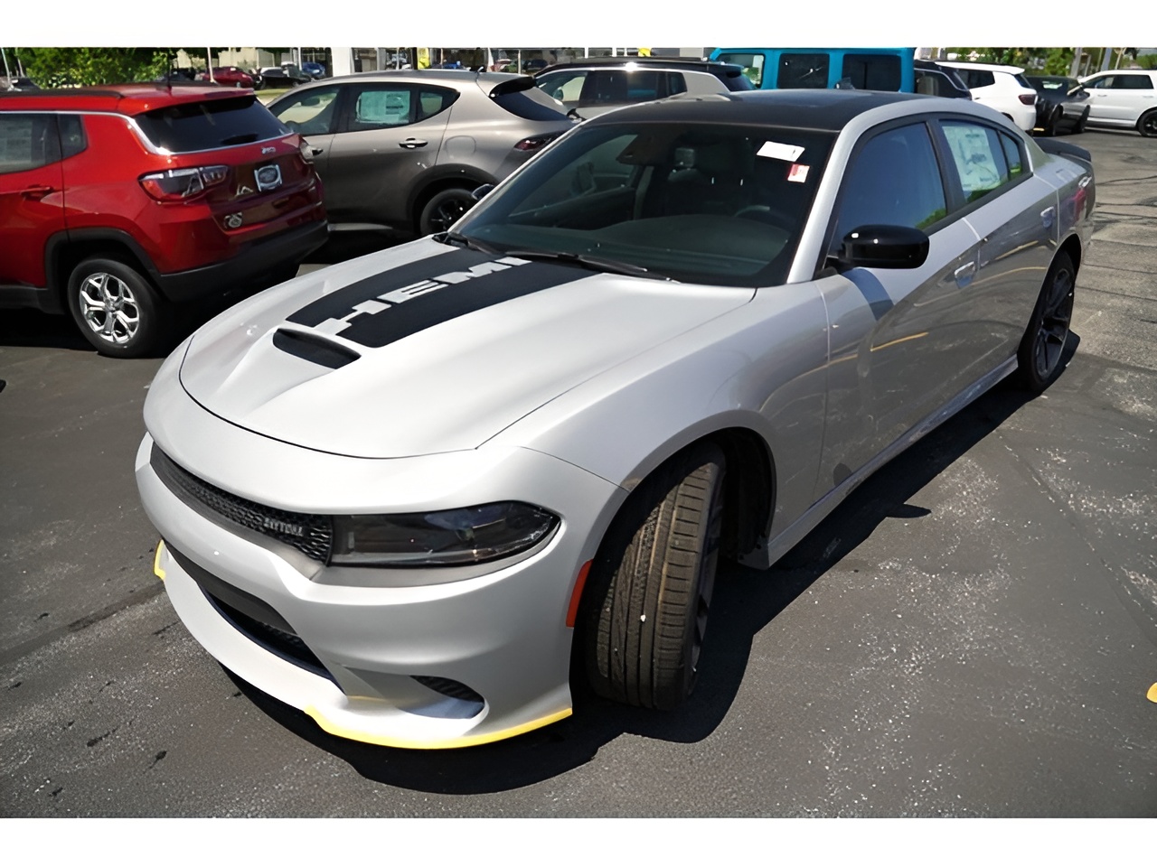 Vehicle image 21 of 24