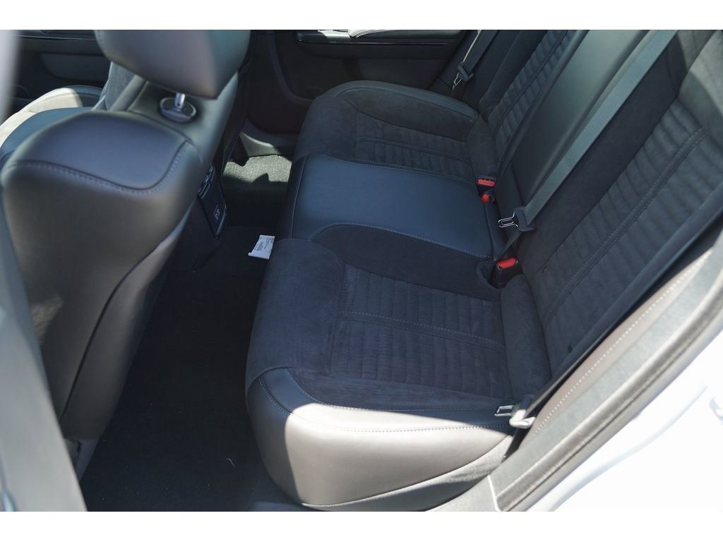 Vehicle image 9 of 24