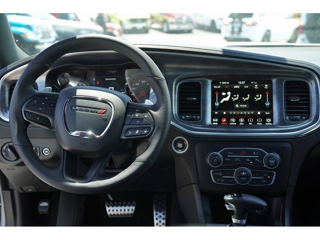Vehicle image 11 of 24