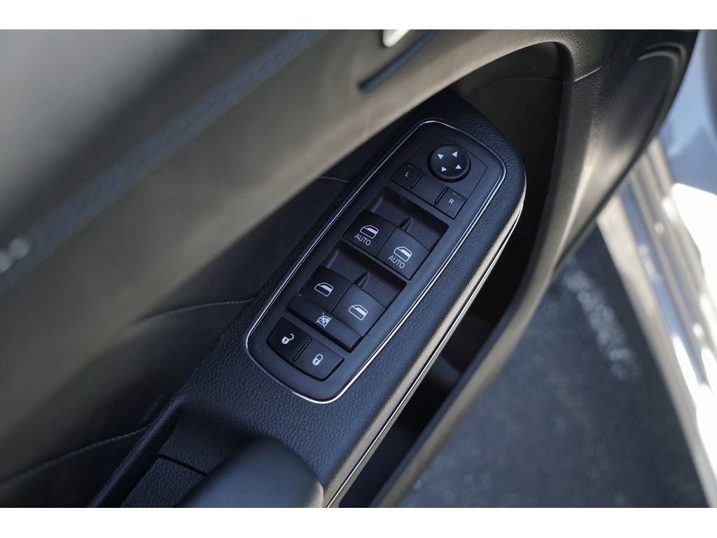 Vehicle image 12 of 24