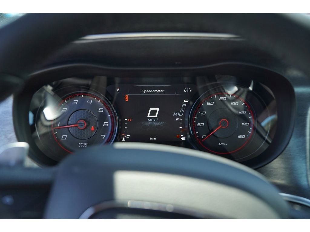 Vehicle image 14 of 24