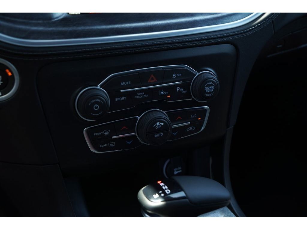 Vehicle image 16 of 24