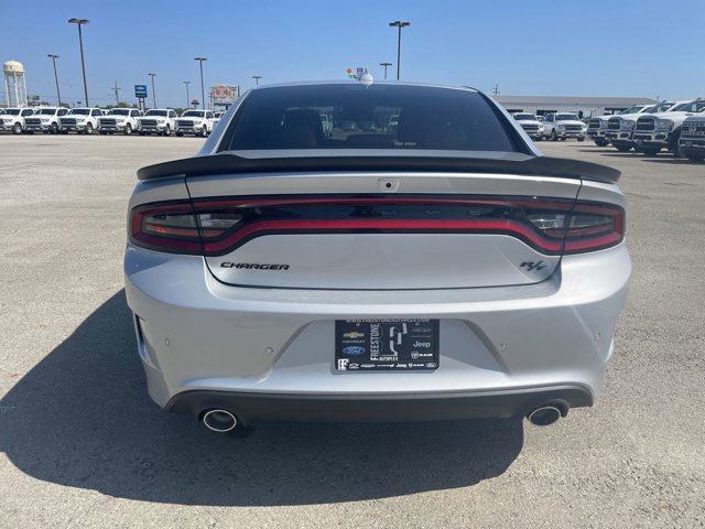 Vehicle image 7 of 39