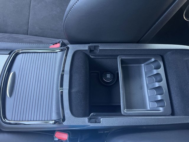 Vehicle image 30 of 39