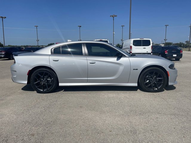 Vehicle image 5 of 39
