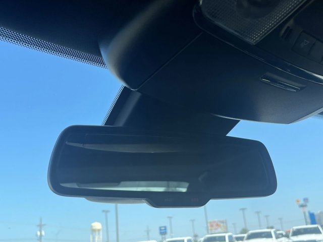 Vehicle image 33 of 39