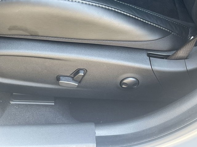 Vehicle image 35 of 39
