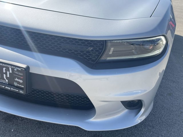 Vehicle image 10 of 39