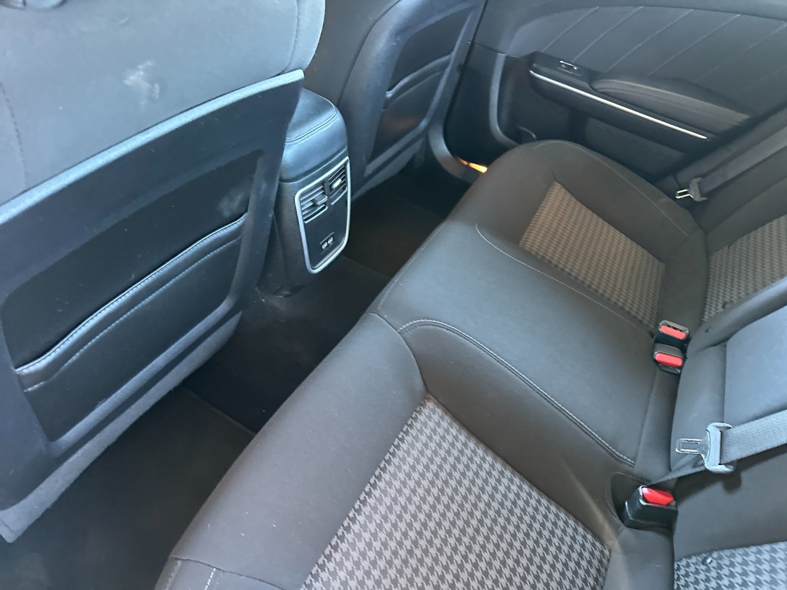 Vehicle image 12 of 27