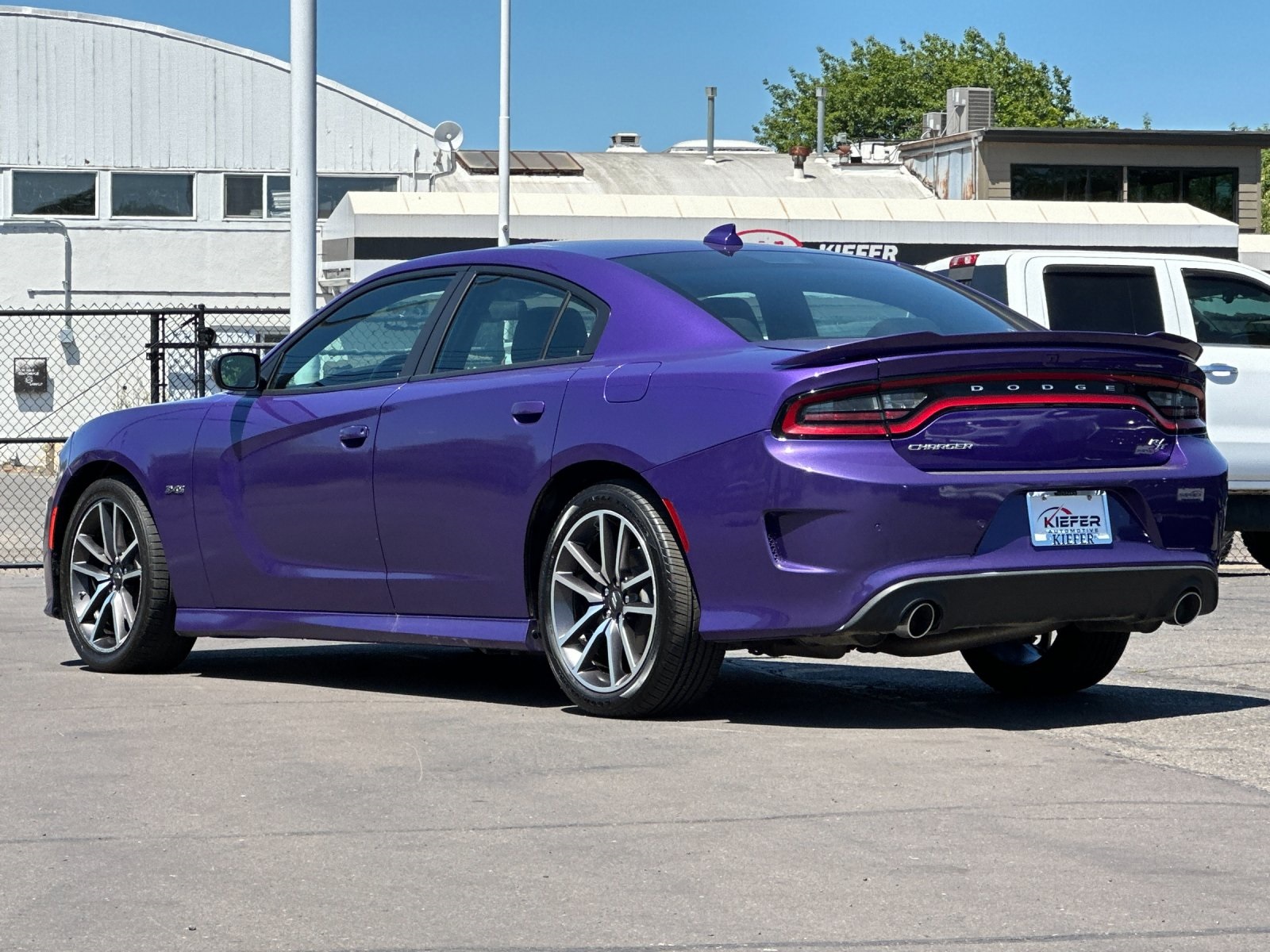 Vehicle image 8 of 27