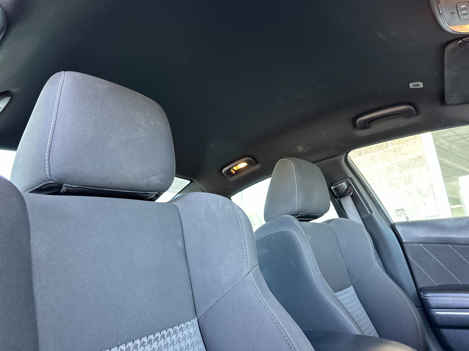 Vehicle image 11 of 27