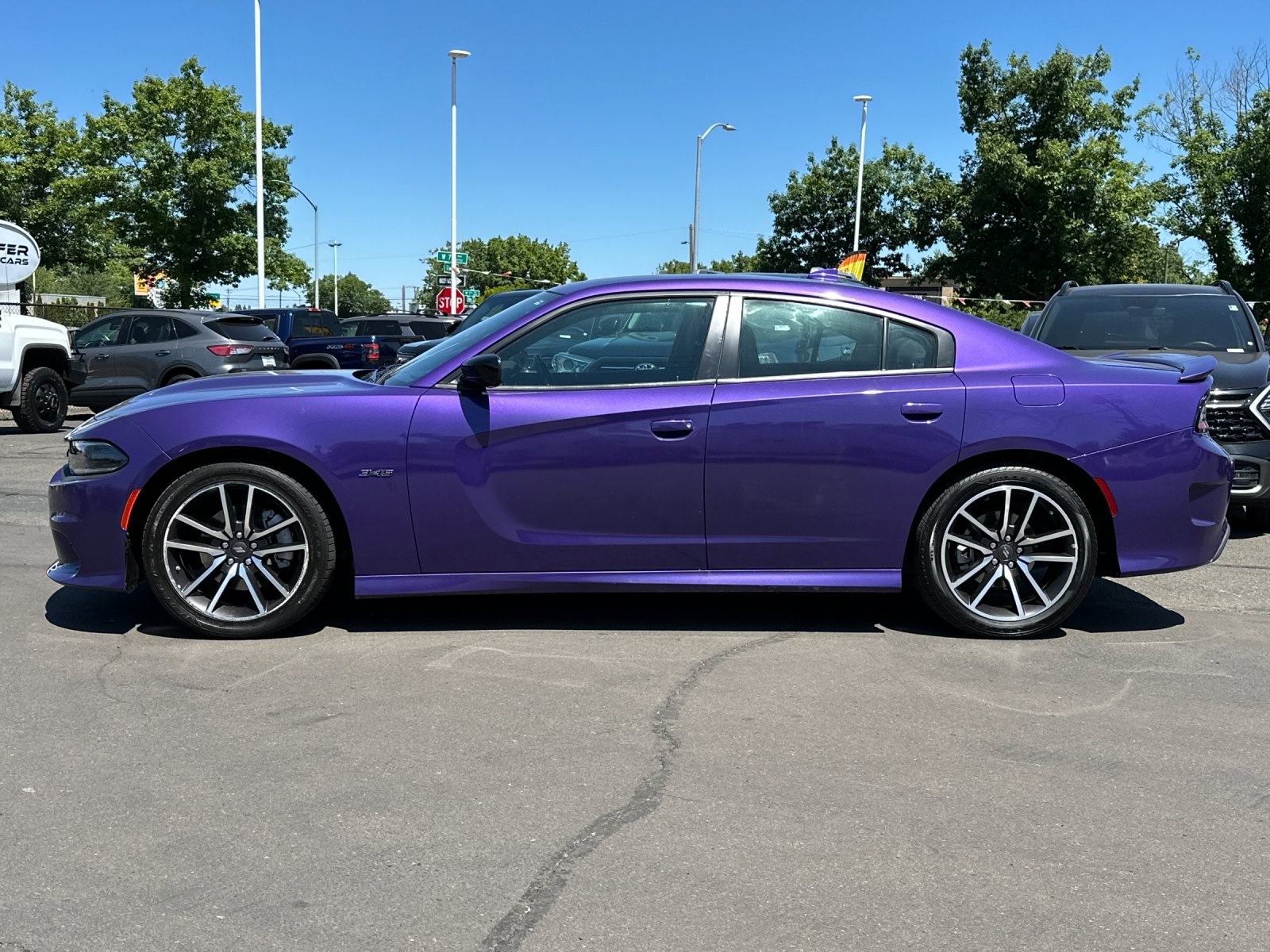 Vehicle image 9 of 27