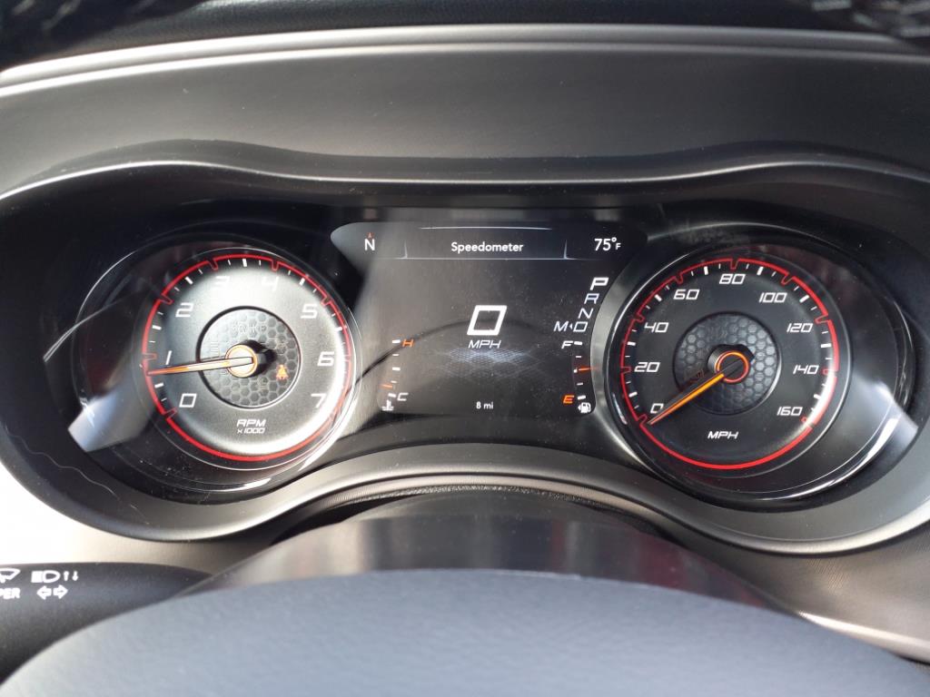 Vehicle image 14 of 32