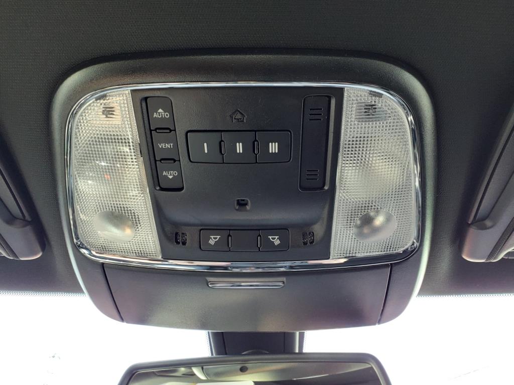 Vehicle image 24 of 32