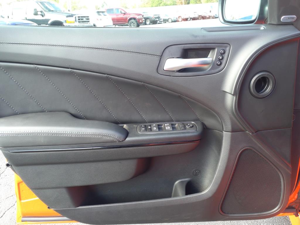 Vehicle image 9 of 32